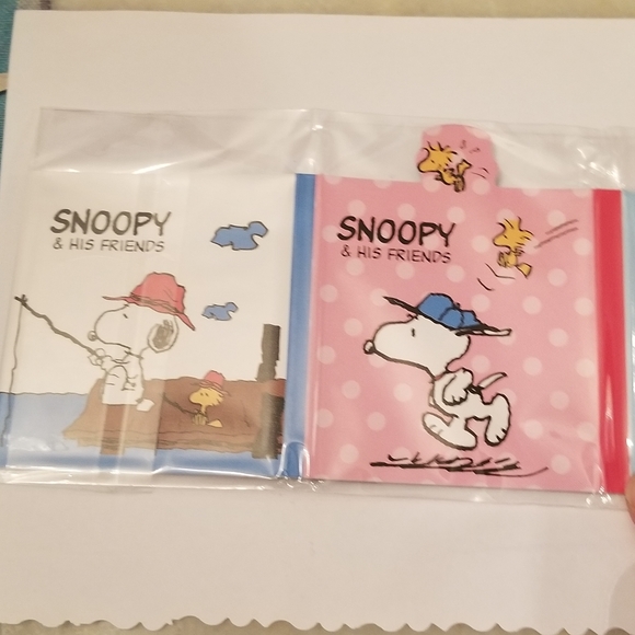 SNOOPY AND FRIENDS STICKY NOTES BRAND NEW - Picture 7 of 8
